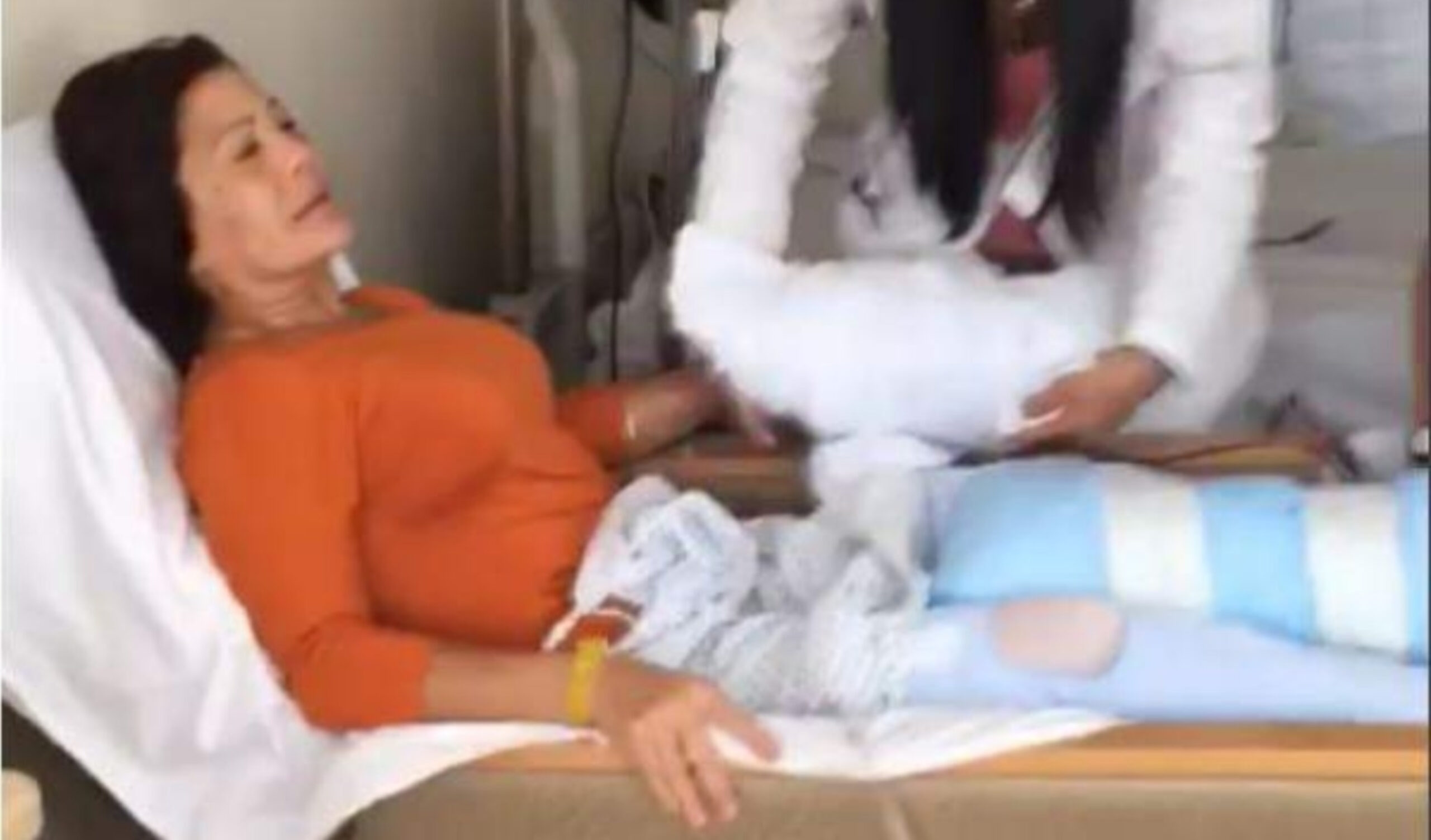 Alejandra Guzmán hospitalizada tras una mala praxis de cirugía plástica